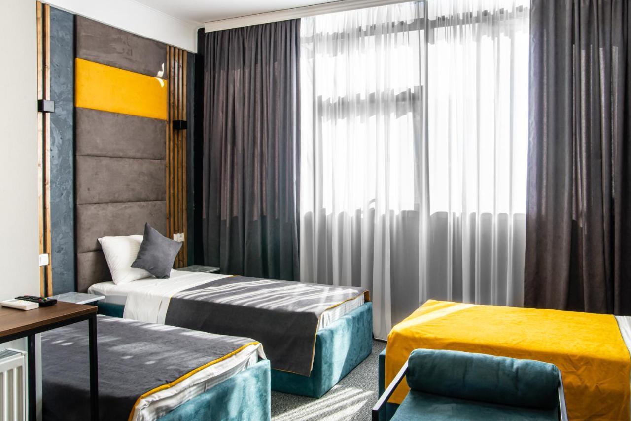 Bg Palace Hotel Tbilisi ภายนอก รูปภาพ