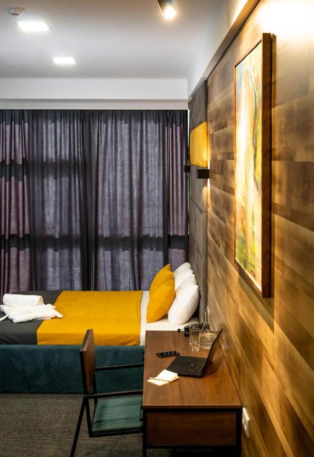 Bg Palace Hotel Tbilisi ภายนอก รูปภาพ